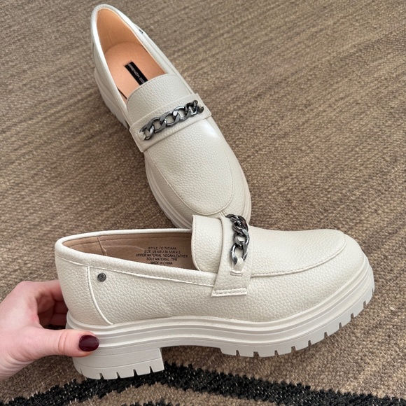 French Connection Tatiana Cream Loafers, Women's Size 6, NWOT - Picture 1 of 10